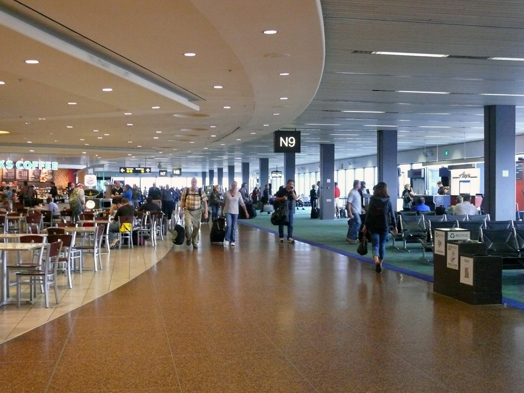 Seattle Tacoma International Airport Facilities and Customer Reviews